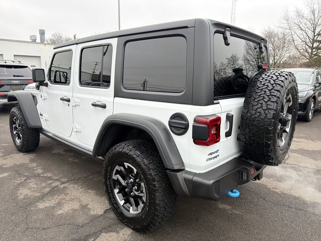 Used 2024 Jeep Wrangler Unlimited Rubicon 4xe w/ Convenience Group AWD/4WD image 3