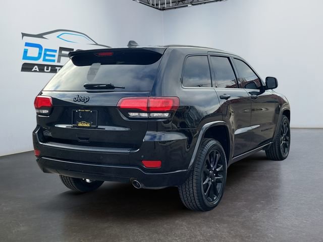 Used 2020 Jeep Grand Cherokee Altitude image 3