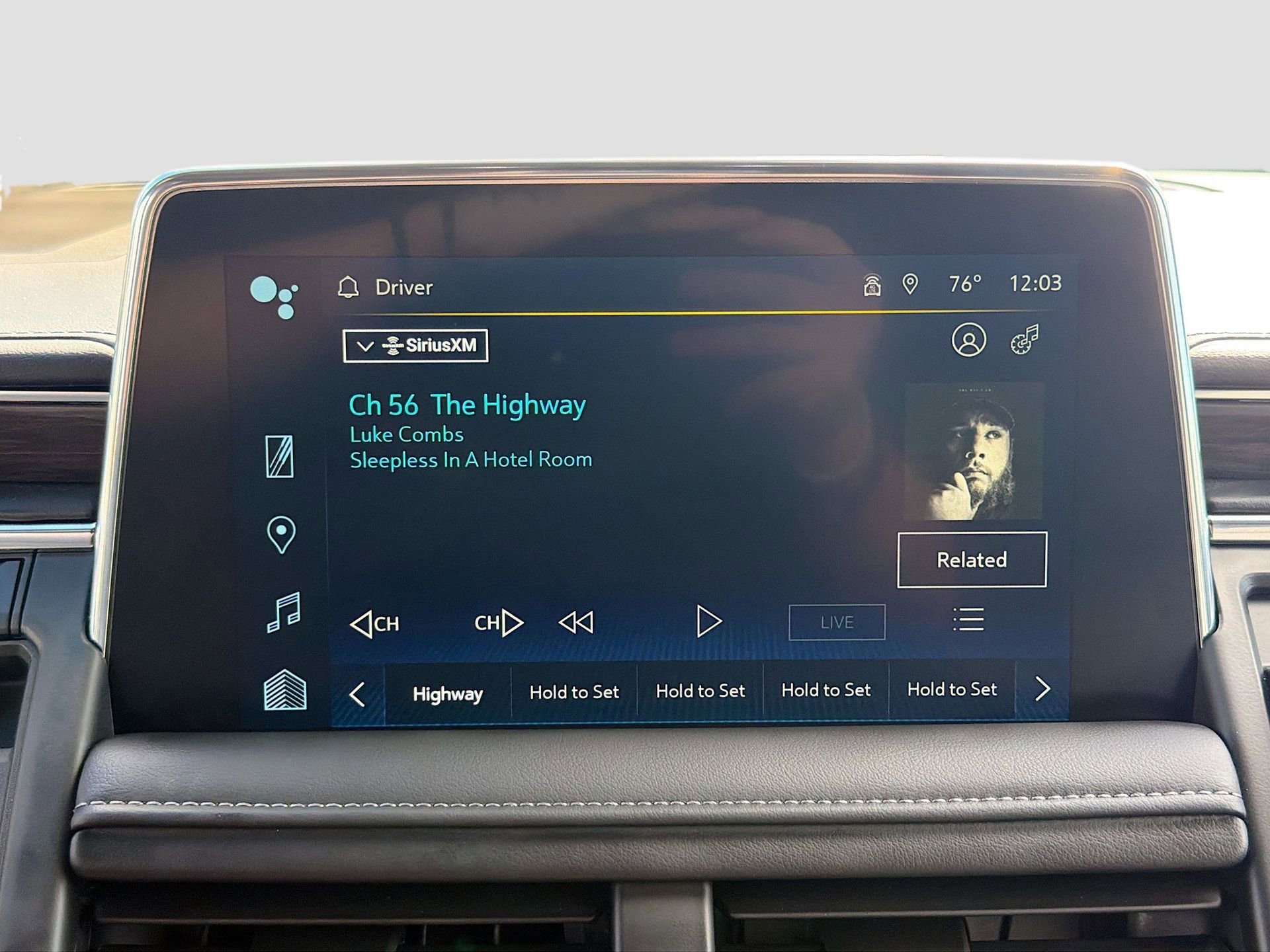 Used 2024 Chevrolet Suburban Z71 w/ Luxury Package image 35