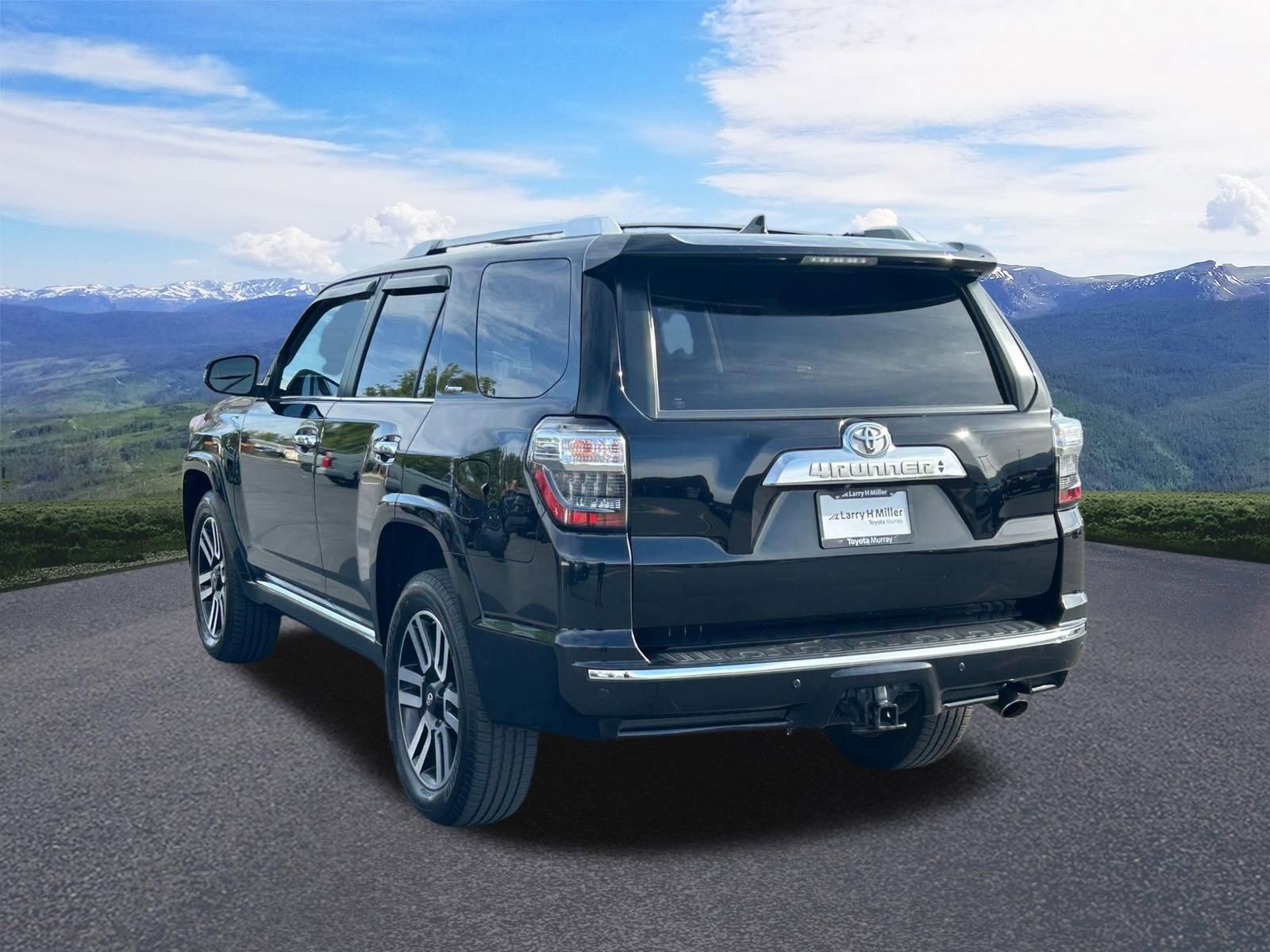 Used 2017 Toyota 4Runner Limited AWD/4WD image 3