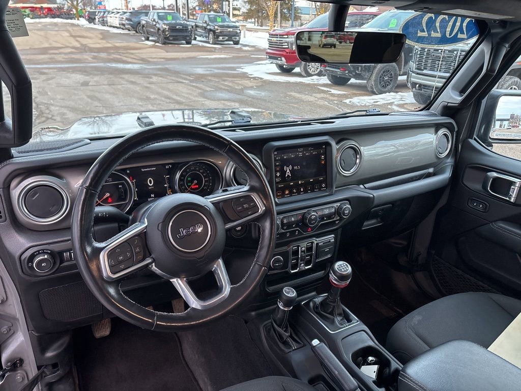 Used 2022 Jeep Wrangler Unlimited Sahara w/ Cold Weather Group AWD/4WD image 13