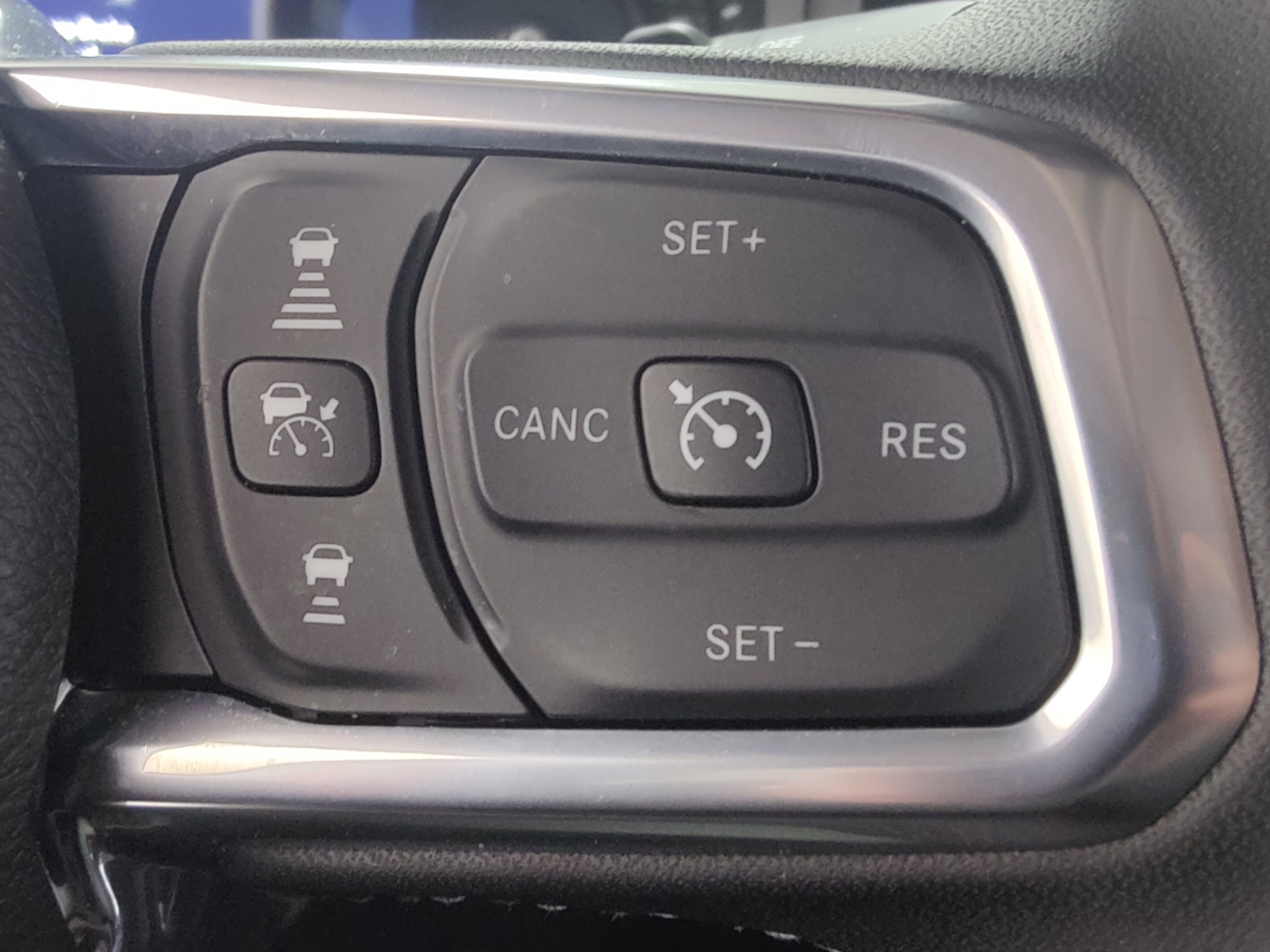 Used 2025 Jeep Wrangler Unlimited Sahara image 25