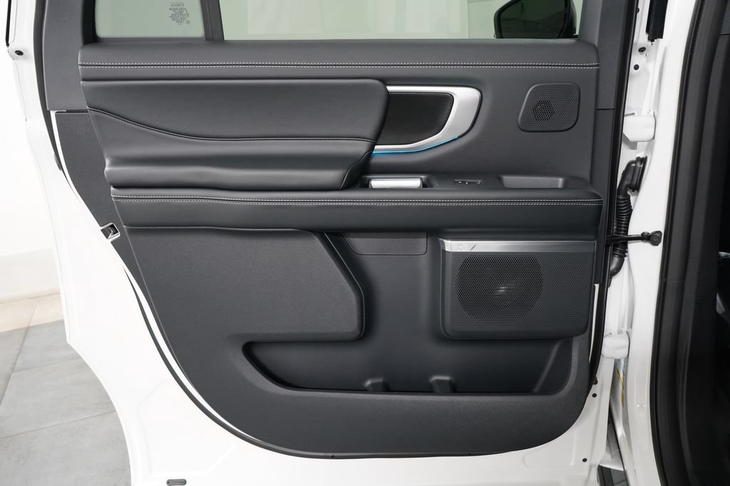 New 2026 Ford Expedition Max Platinum w/ Stealth Performance Package AWD/4WD image 26