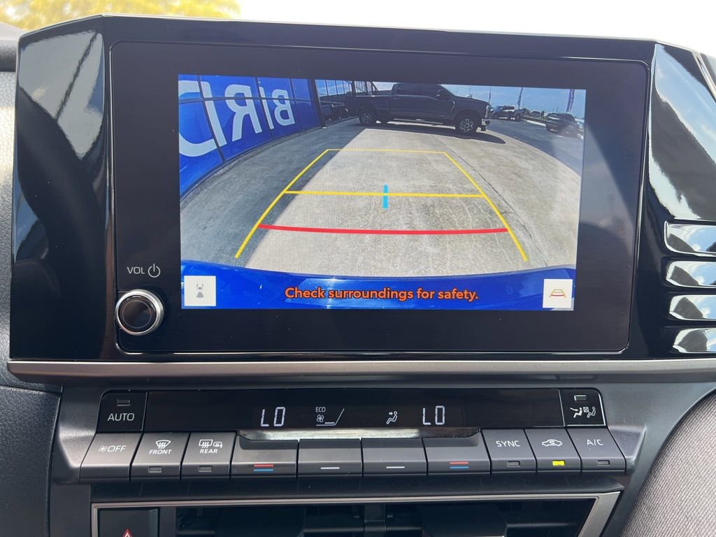 Used 2025 Toyota Camry LE w/ Convenience Package image 31