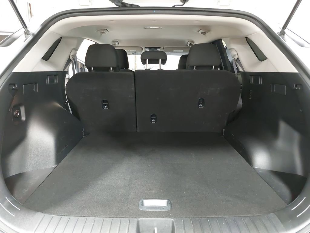 Used 2023 Kia Sportage LX image 12