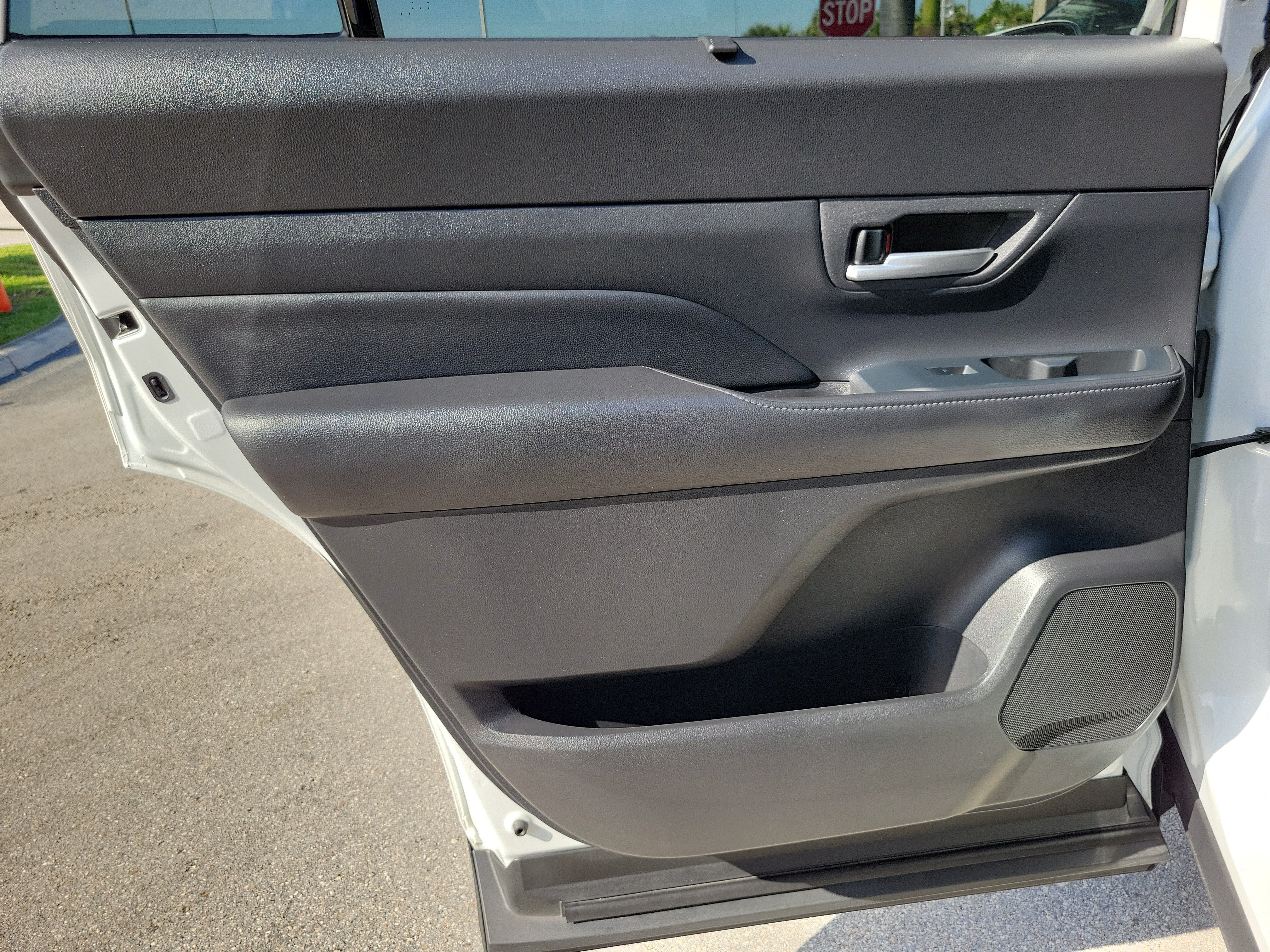 Used 2025 Toyota Grand Highlander AWD Hybrid image 27