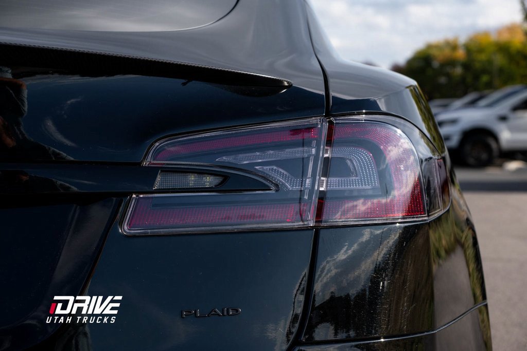 Used 2021 Tesla Model S Plaid image 11