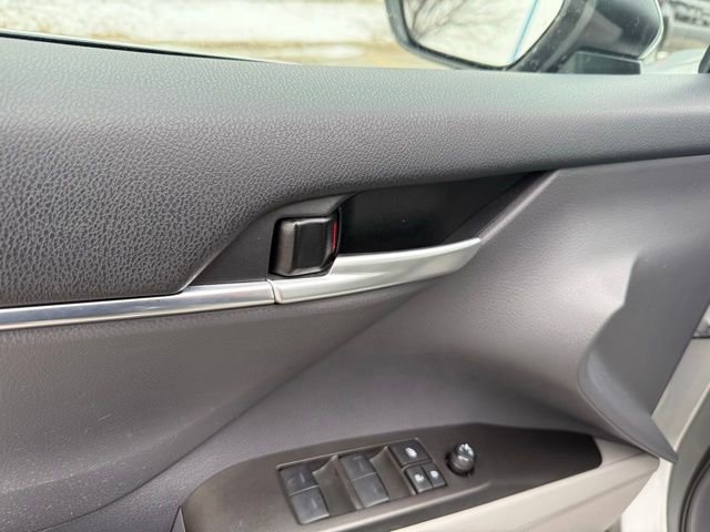 Used 2024 Toyota Camry SE image 19