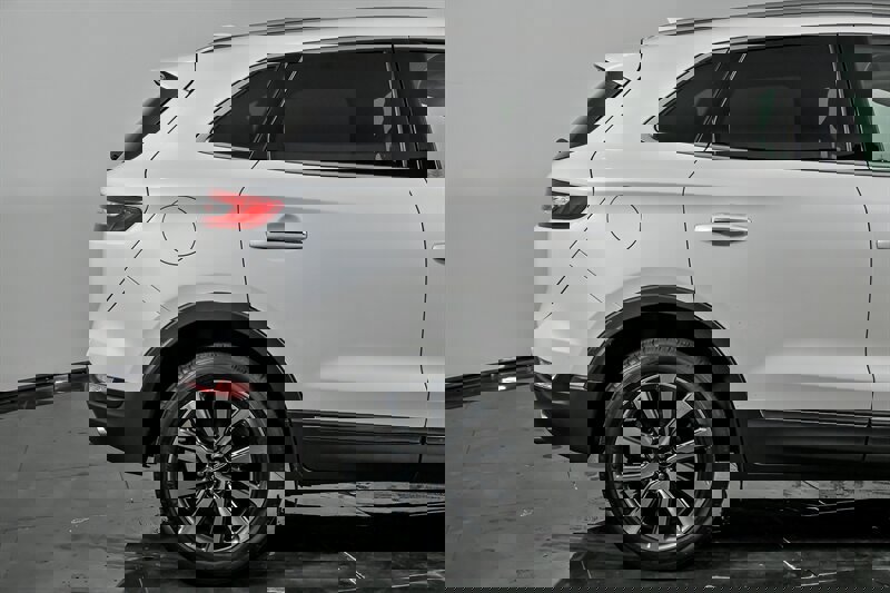 Used 2019 Lincoln MKC Reserve w/ MKC Climate Package image 11