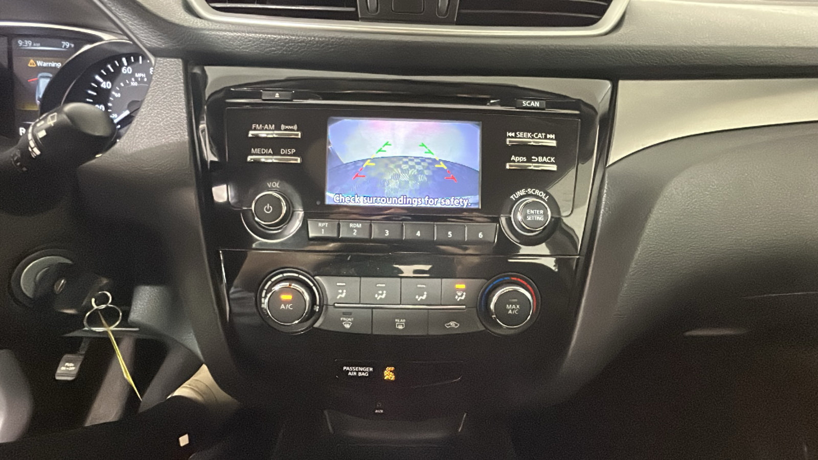 Used 2016 Nissan Rogue S AWD/4WD image 28