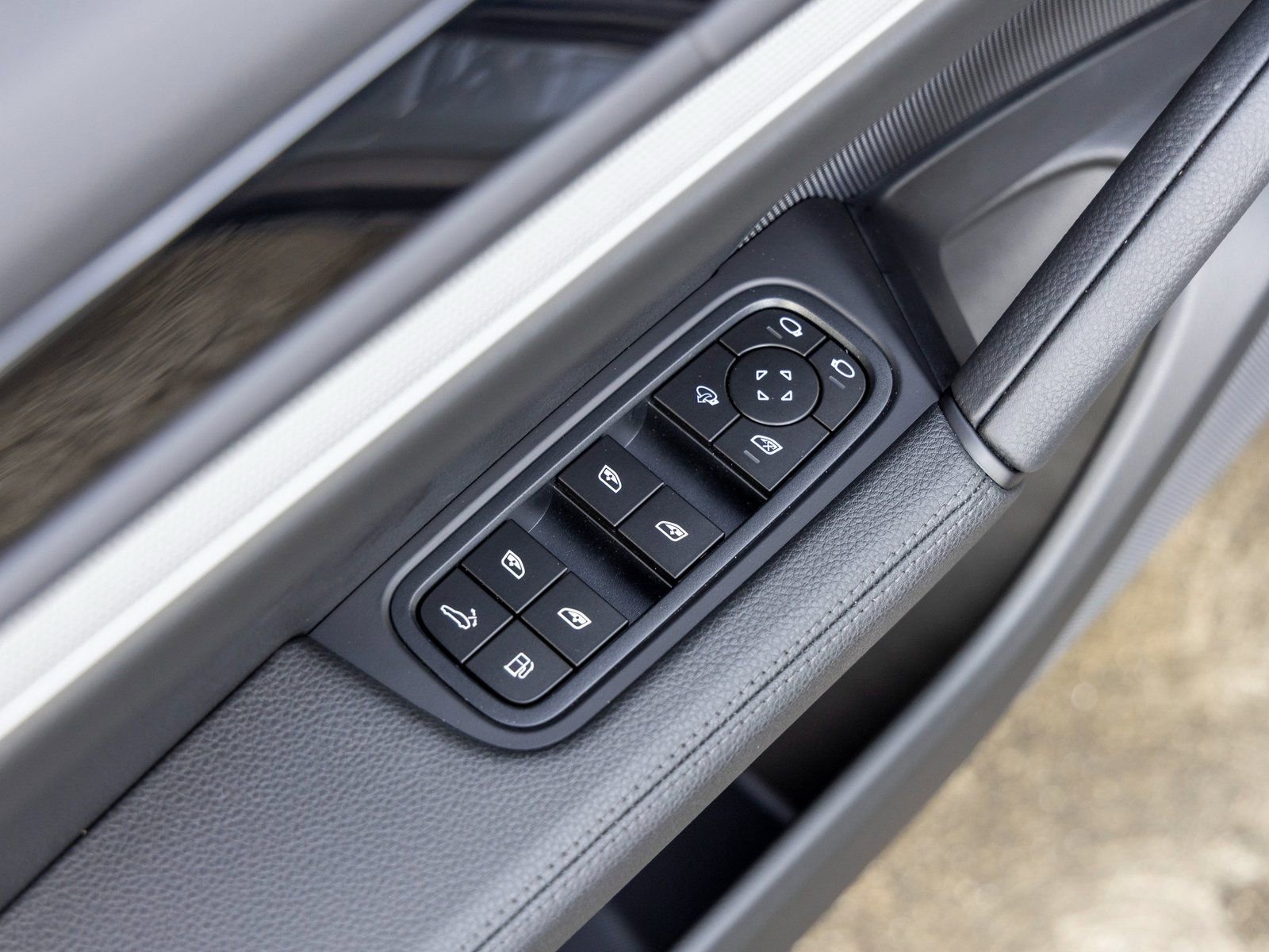 New 2026 Porsche Cayenne S image 27