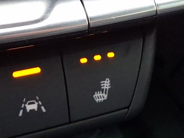 Used 2024 Cadillac XT4 Sport w/ Cold Weather Package image 33