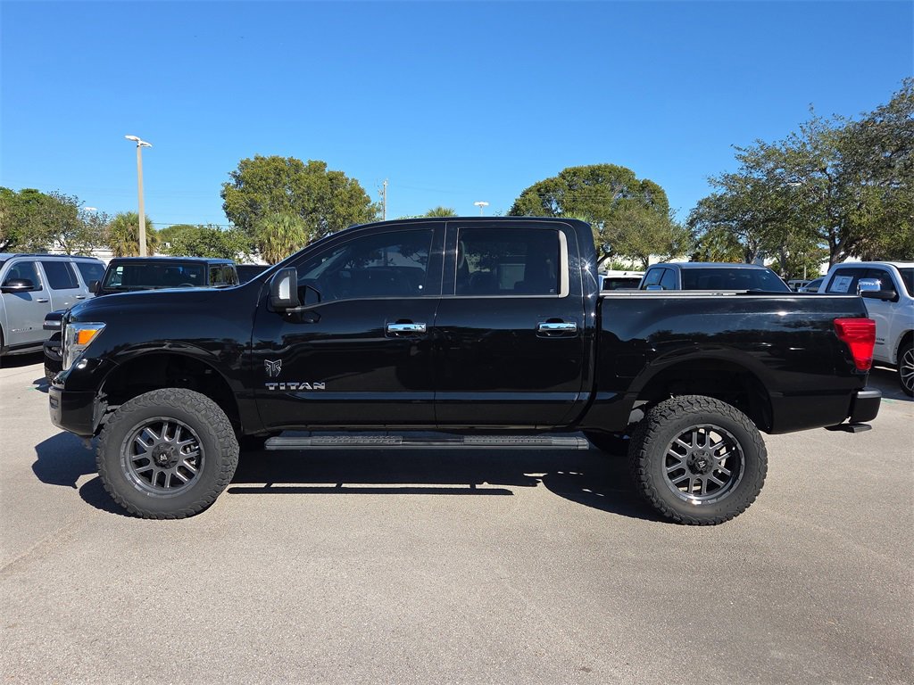 Used 2021 Nissan Titan SV w/ SV Convenience Package image 9