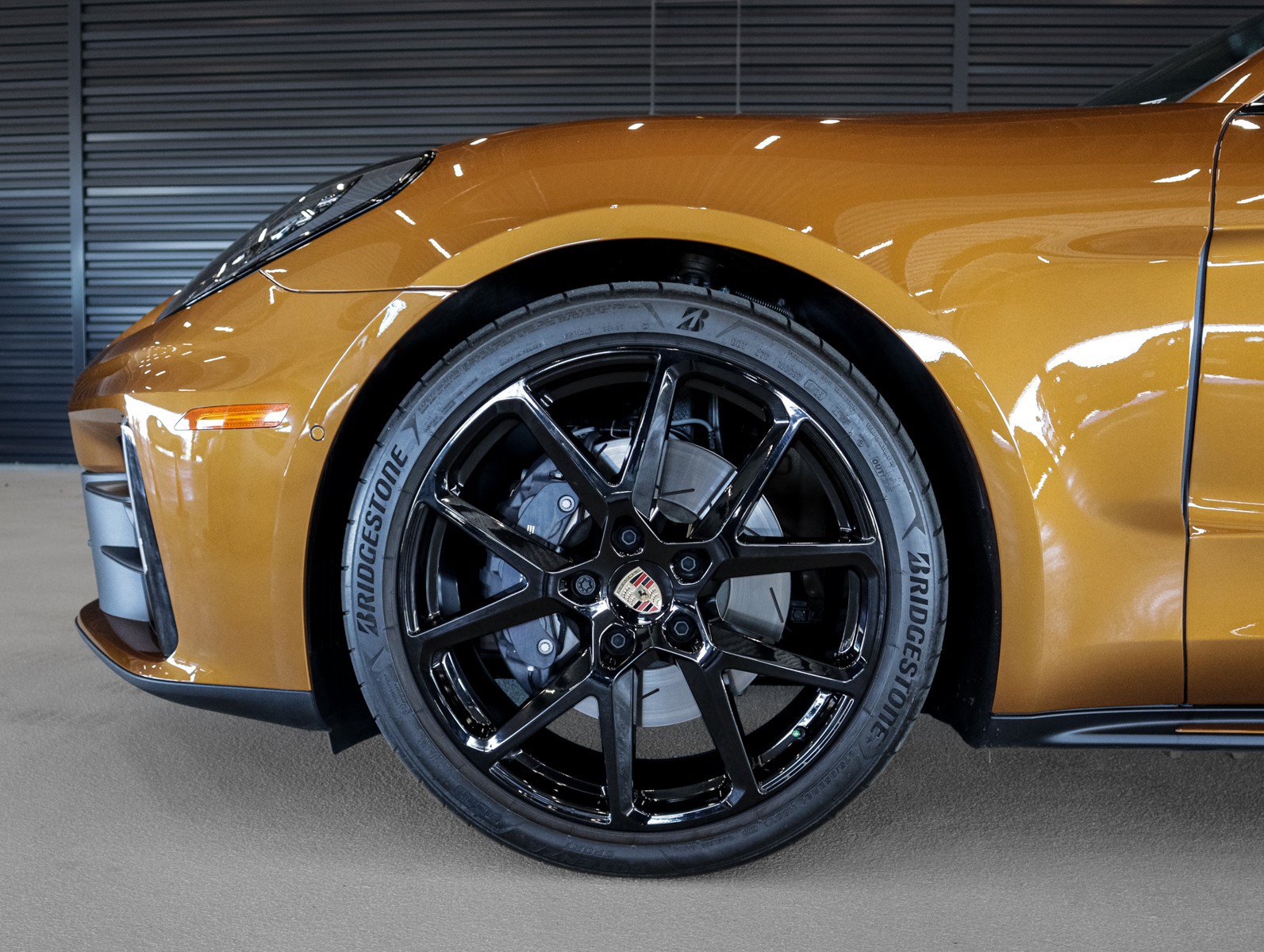 Used 2025 Porsche Panamera RWD image 13