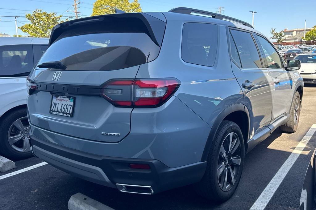 Used 2024 Honda Pilot Touring image 5