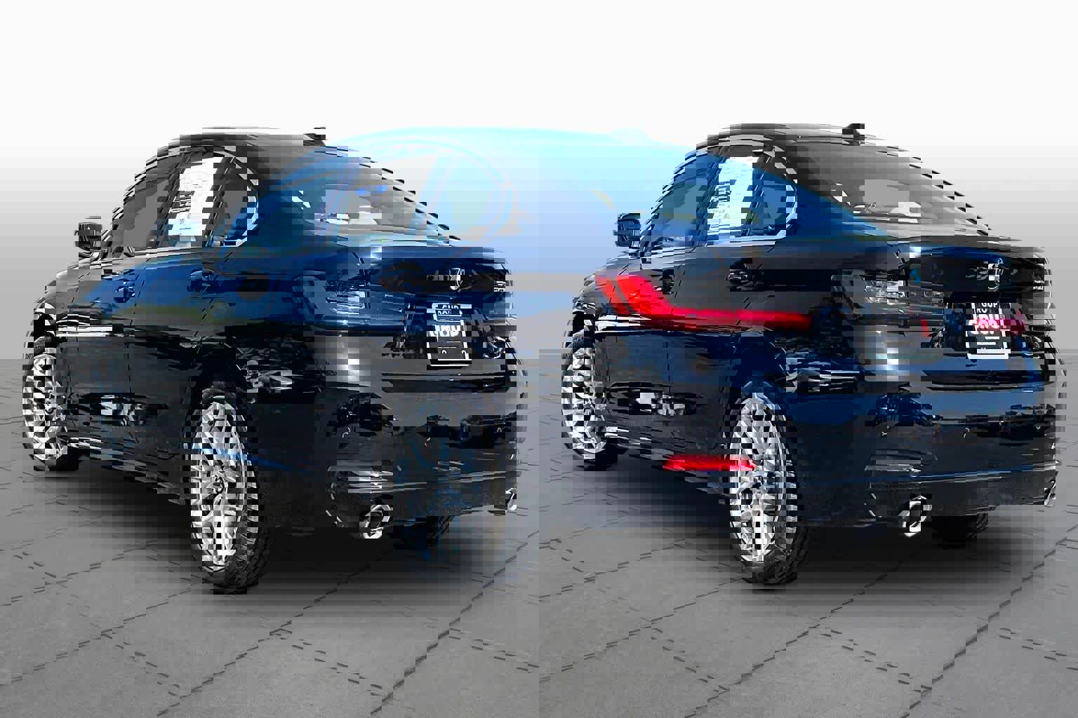 Certified 2025 BMW 330i Sedan w/ Convenience Package image 12