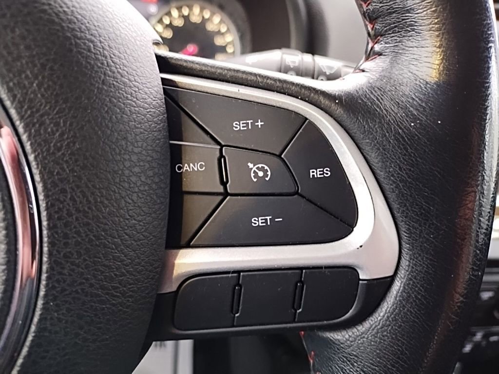 Used 2019 Jeep Renegade Trailhawk w/ UConnect 8.4 Nav Group image 33