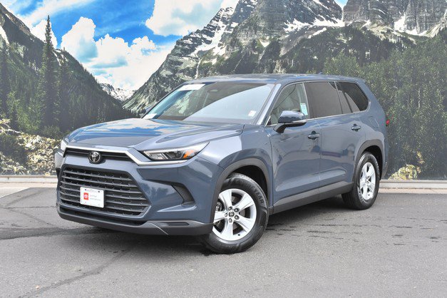 Certified 2025 Toyota Grand Highlander AWD image 6