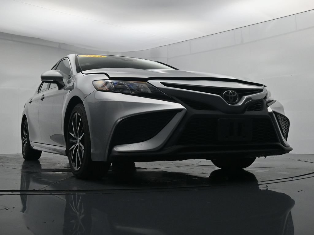 Used 2024 Toyota Camry SE FWD image 33
