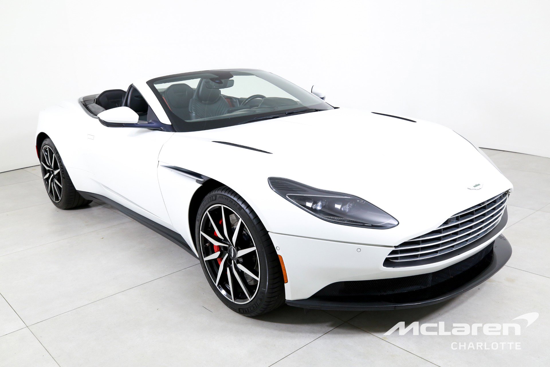 Used 2020 Aston Martin DB11 Volante RWD image 4