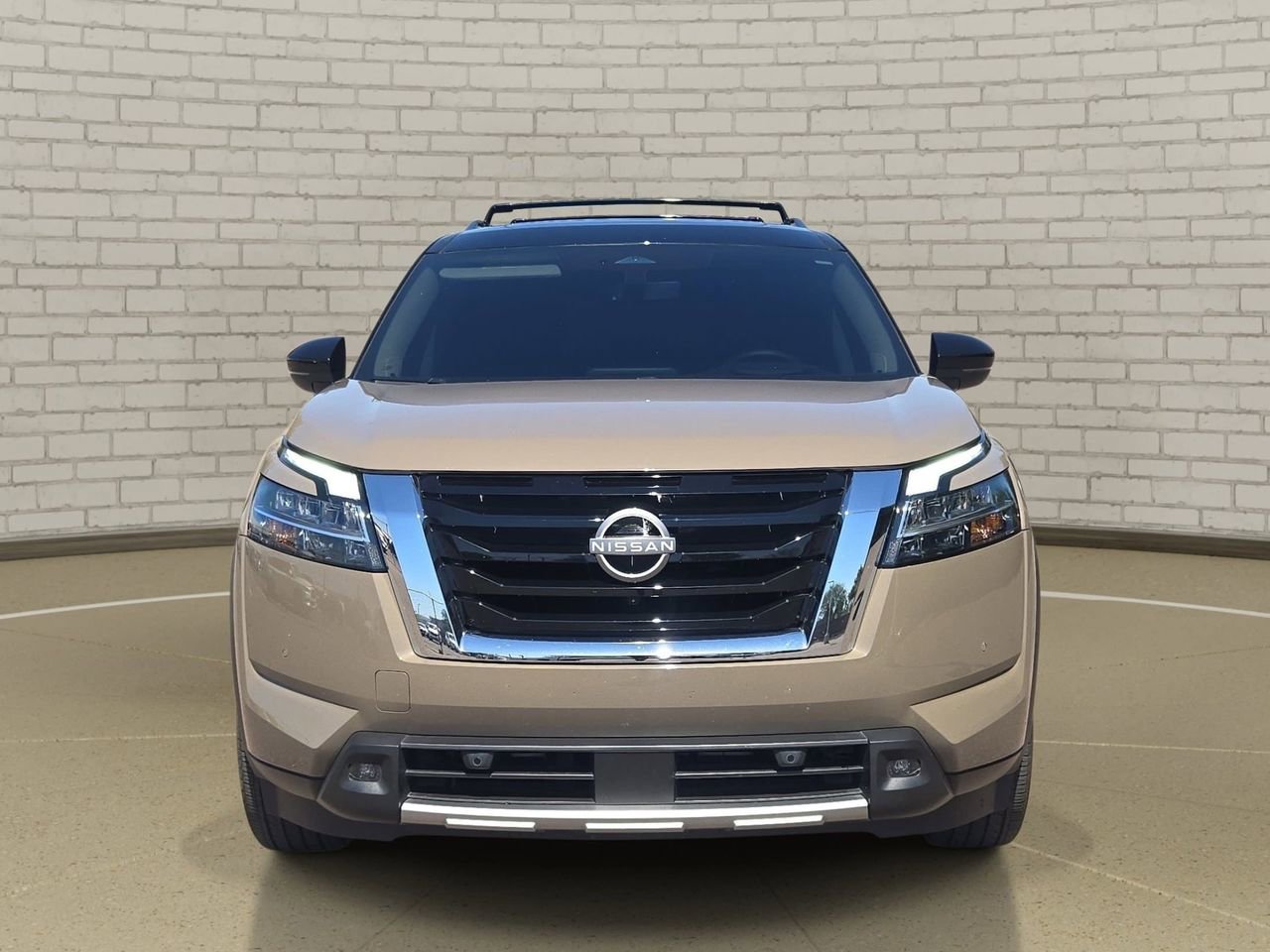 Used 2024 Nissan Pathfinder Platinum w/ Cargo Package FWD image 2