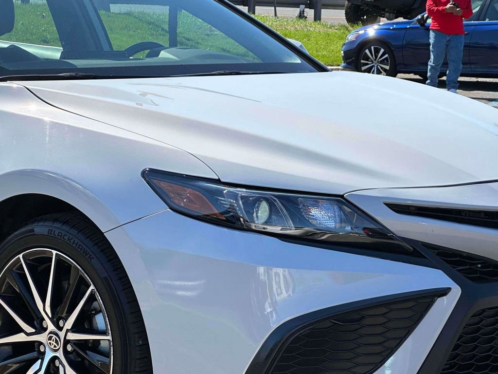 Used 2024 Toyota Camry SE FWD image 7
