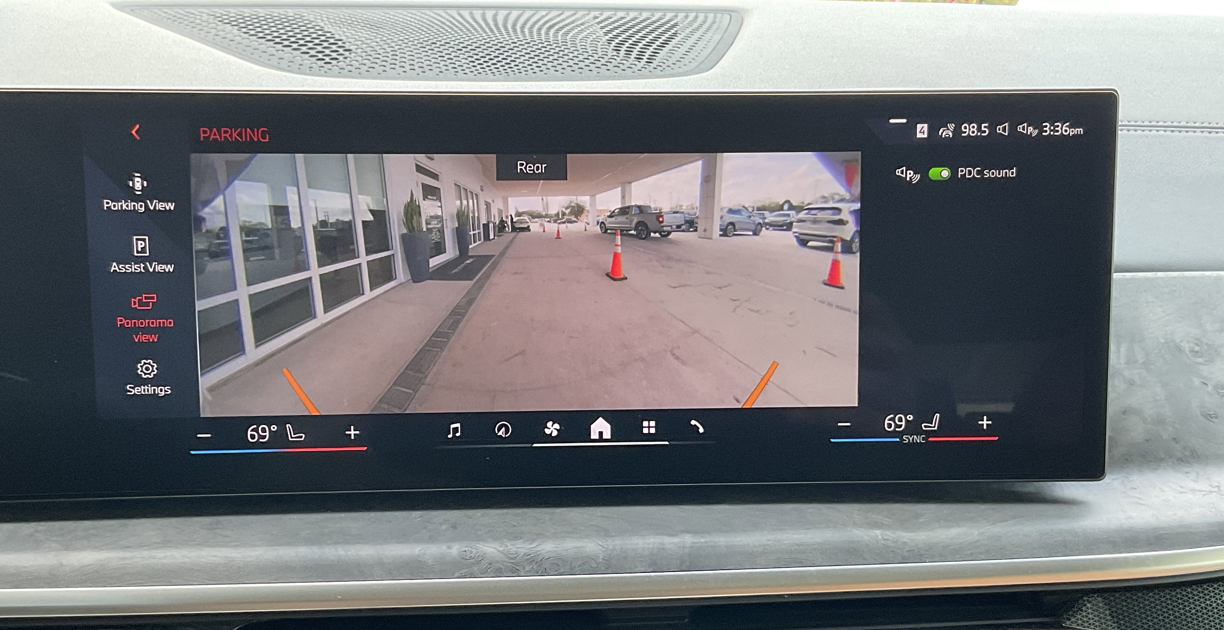 New 2026 BMW X5 sDrive40i image 18