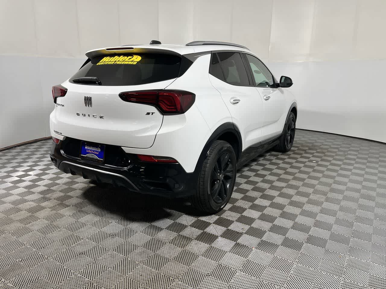 Used 2024 Buick Encore GX Sport Touring AWD/4WD image 8