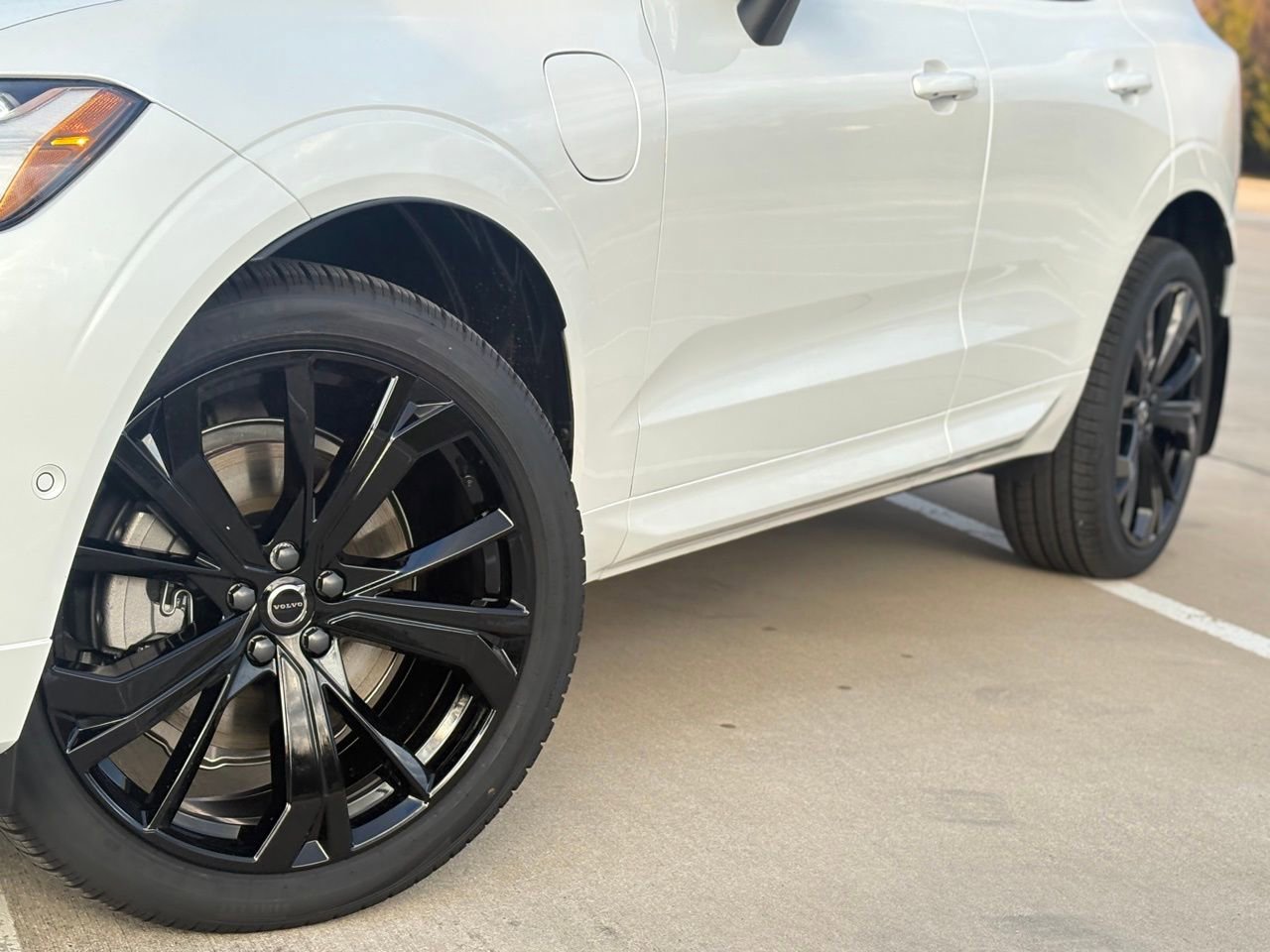 New 2026 Volvo XC60 T8 Ultra w/ Protection Package Premier image 10