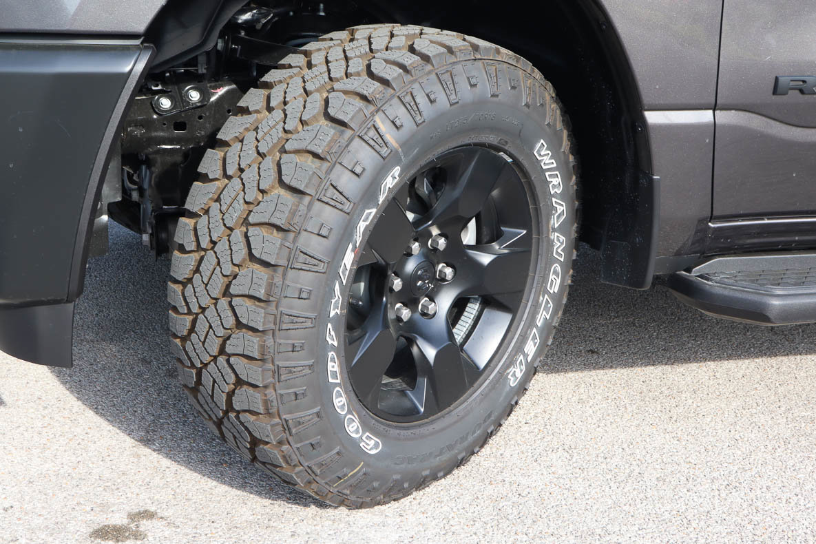 New 2026 RAM 1500 Classic Warlock image 12