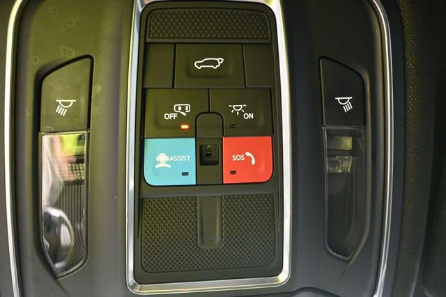 Used 2025 Jeep Grand Cherokee Altitude AWD/4WD image 24