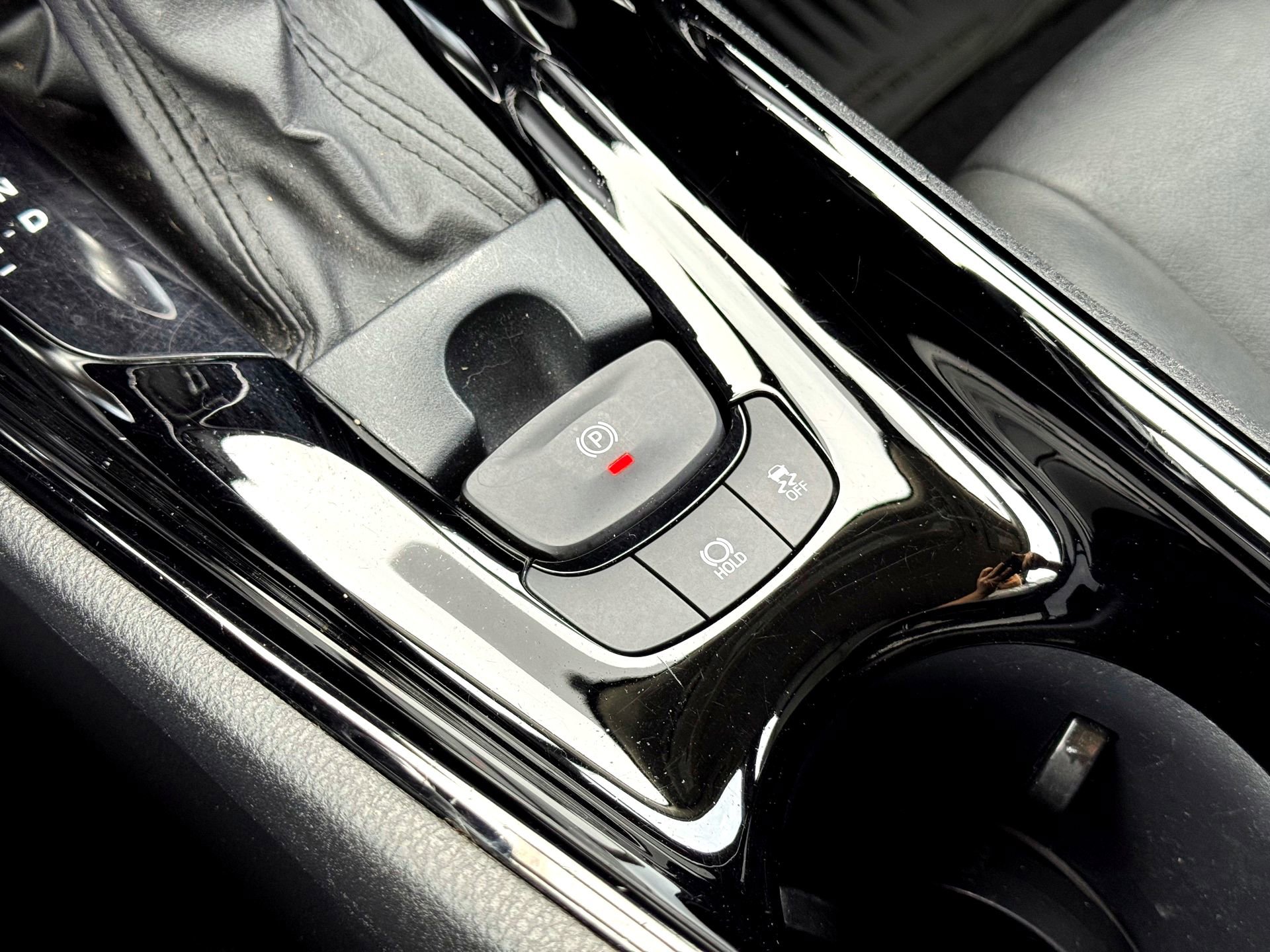 Used 2021 Toyota C-HR Limited image 25