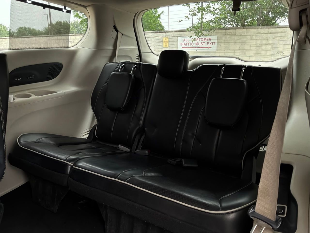 Used 2022 Chrysler Pacifica Limited FWD image 13