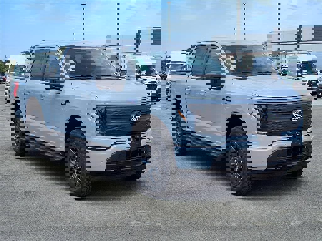 New 2025 Ford F150 Lightning Flash image 3