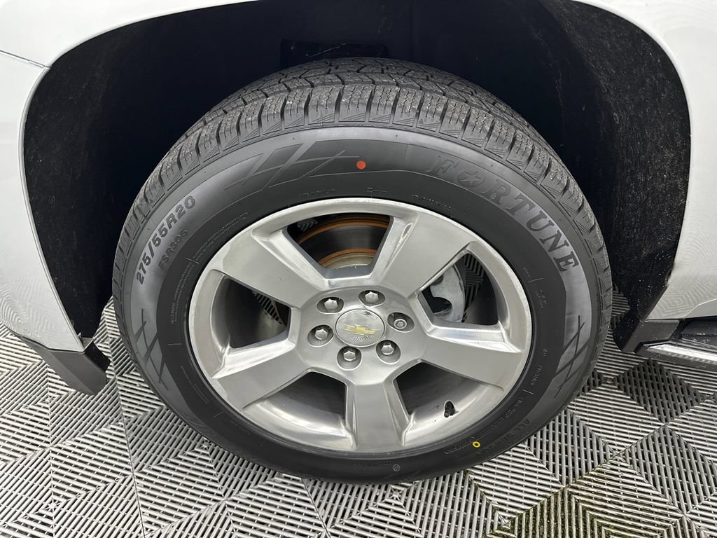 Used 2019 Chevrolet Suburban Premier RWD image 13