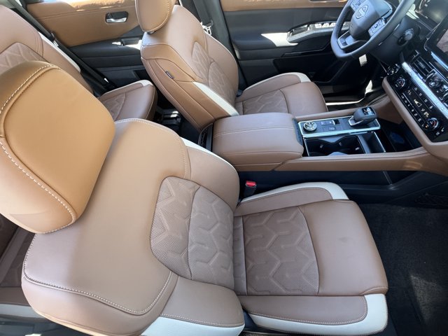 New 2026 Nissan Pathfinder Platinum AWD/4WD image 13