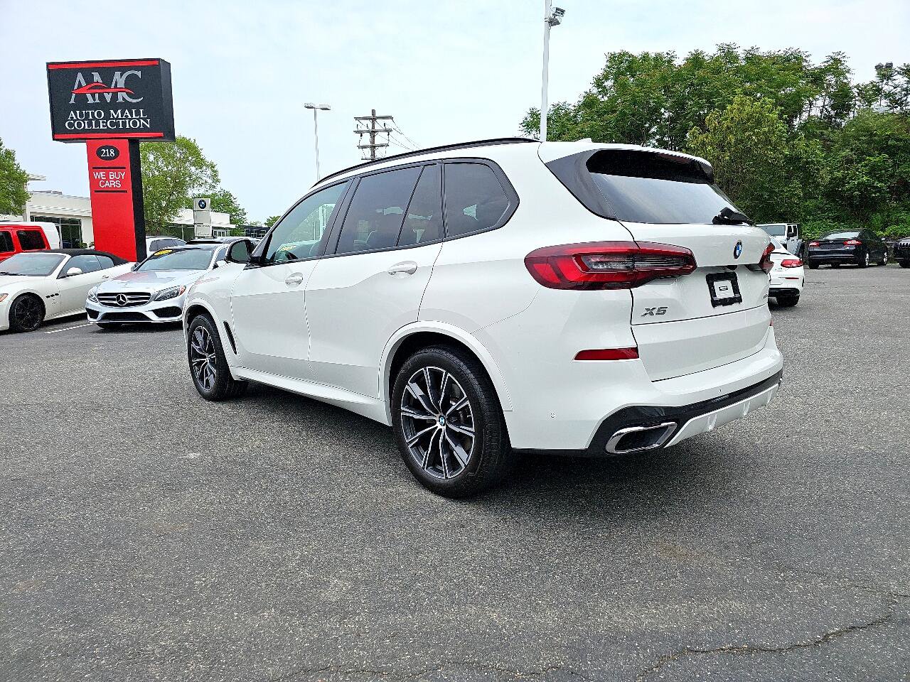 Used 2022 BMW X5 xDrive40i w/ M Sport Package image 6