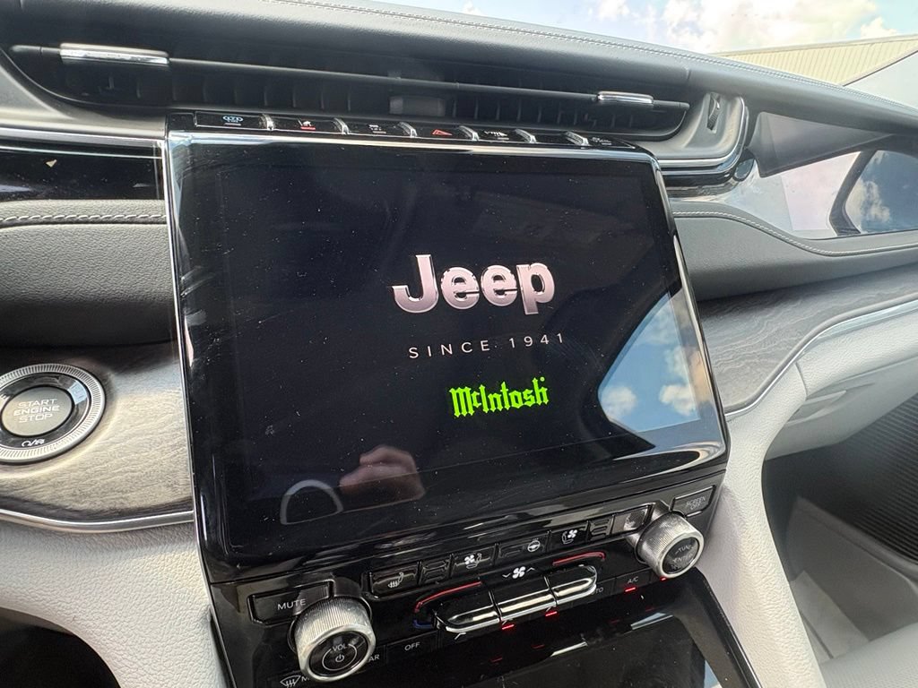 Used 2022 Jeep Grand Cherokee Overland w/ Advanced Protech Group III AWD/4WD image 28