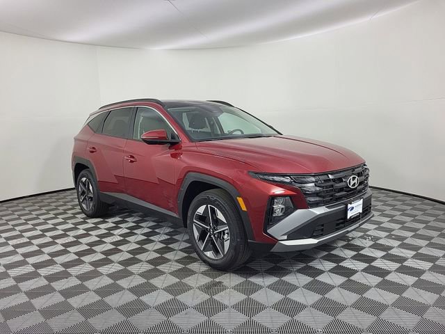 Certified 2025 Hyundai Tucson SEL AWD/4WD image 2
