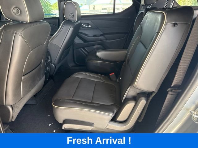 Used 2023 Chevrolet Traverse Premier FWD image 3