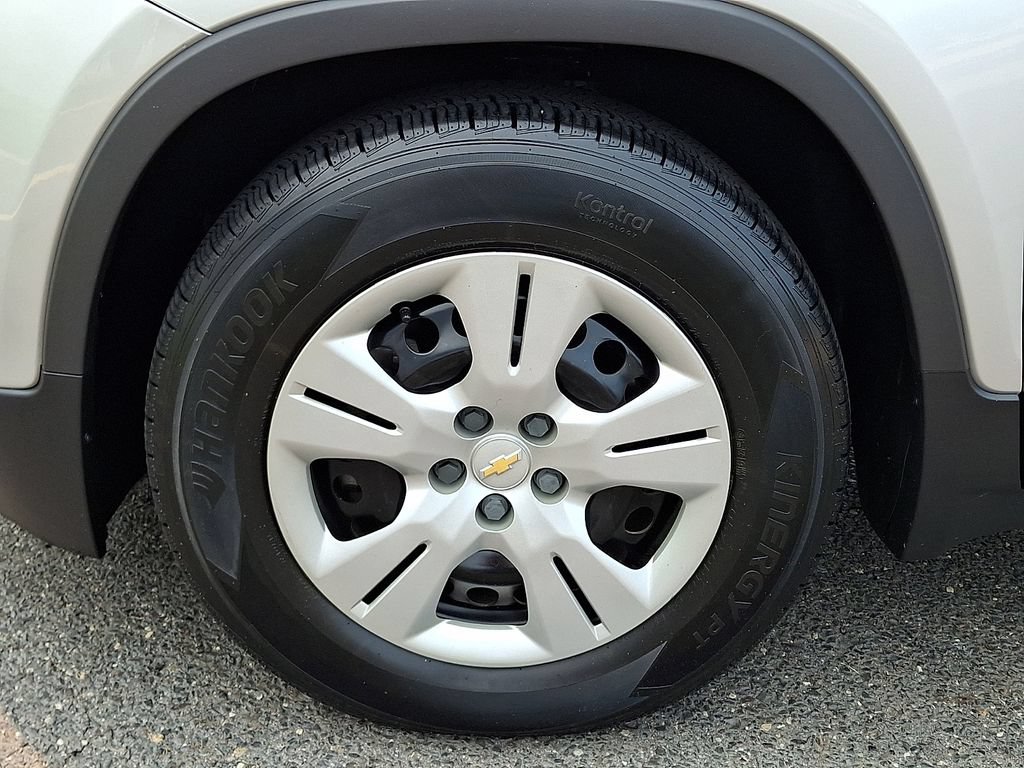 Used 2018 Chevrolet Trax LS FWD image 12