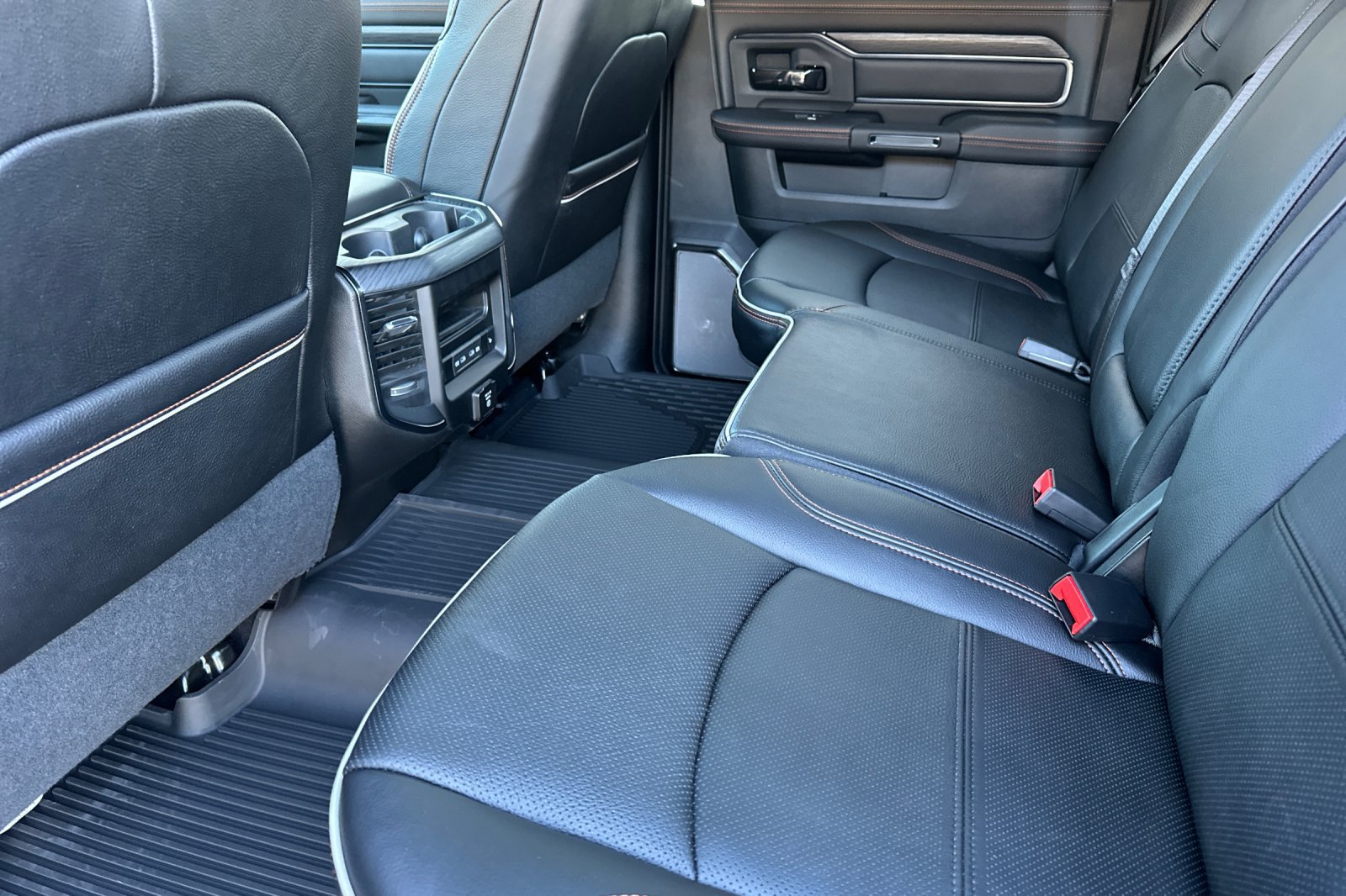New 2027 RAM 2500 4x4 Crew Cab image 12