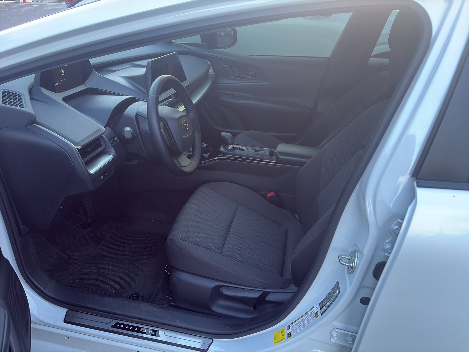 Used 2023 Toyota Prius LE AWD/4WD image 13
