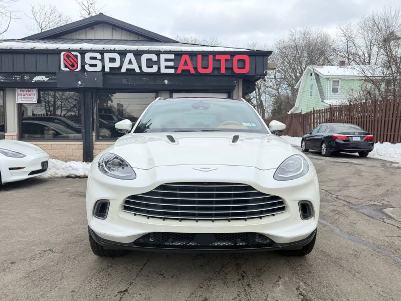Used 2021 Aston Martin DBX image 2