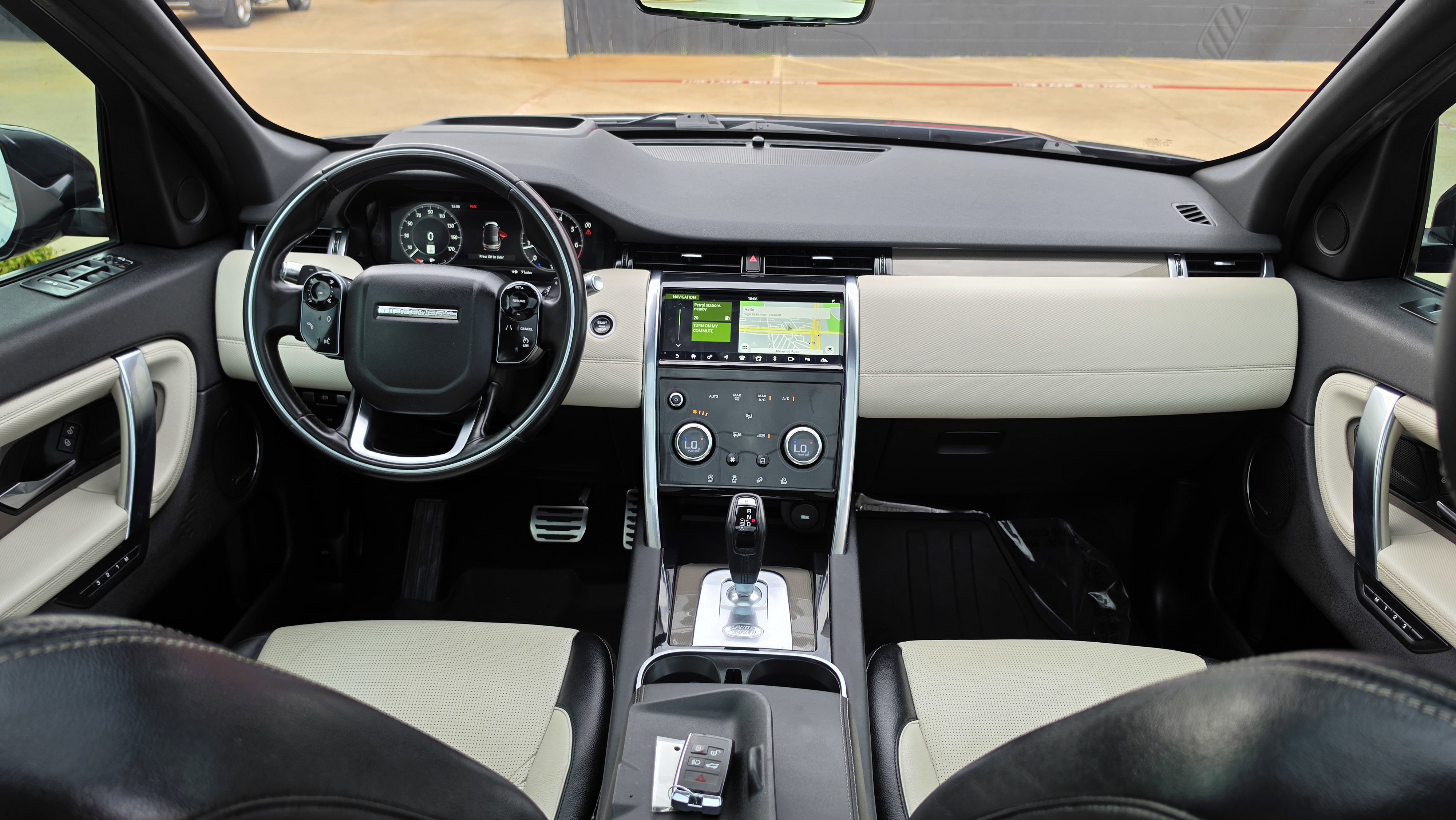Used 2020 Land Rover Discovery Sport SE R-Dynamic AWD/4WD image 36
