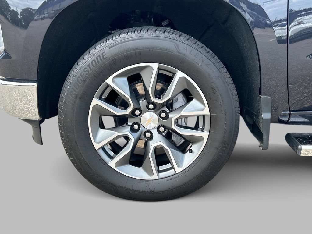 Used 2024 Chevrolet Silverado 1500 LT AWD/4WD image 10