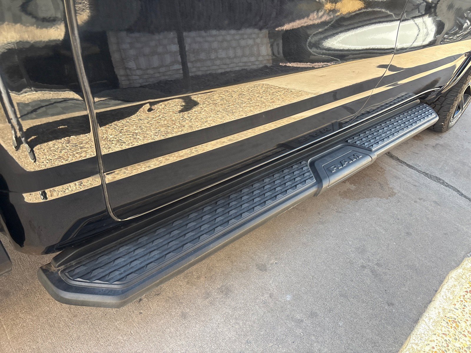 Used 2021 RAM 1500 Laramie image 9