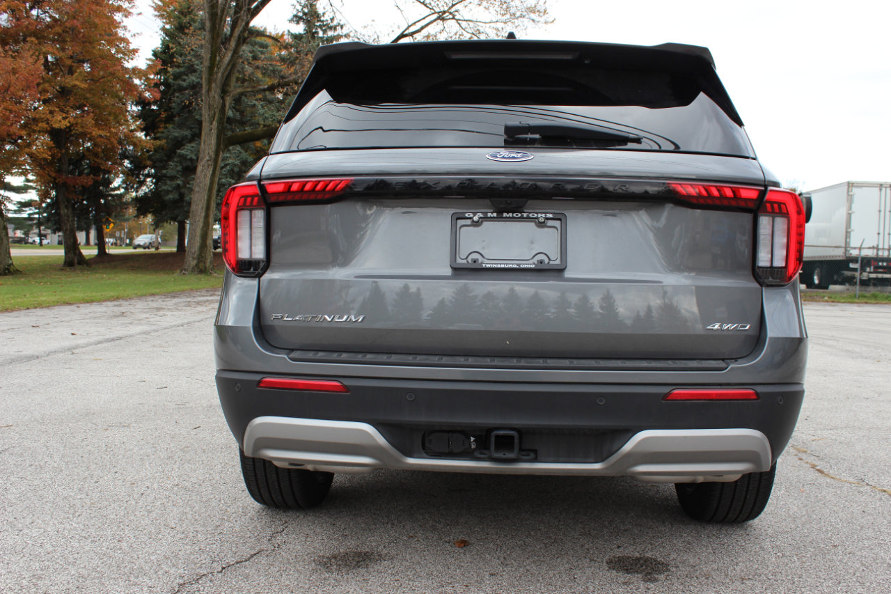 Used 2025 Ford Explorer Platinum w/ LUX Leather Package image 8