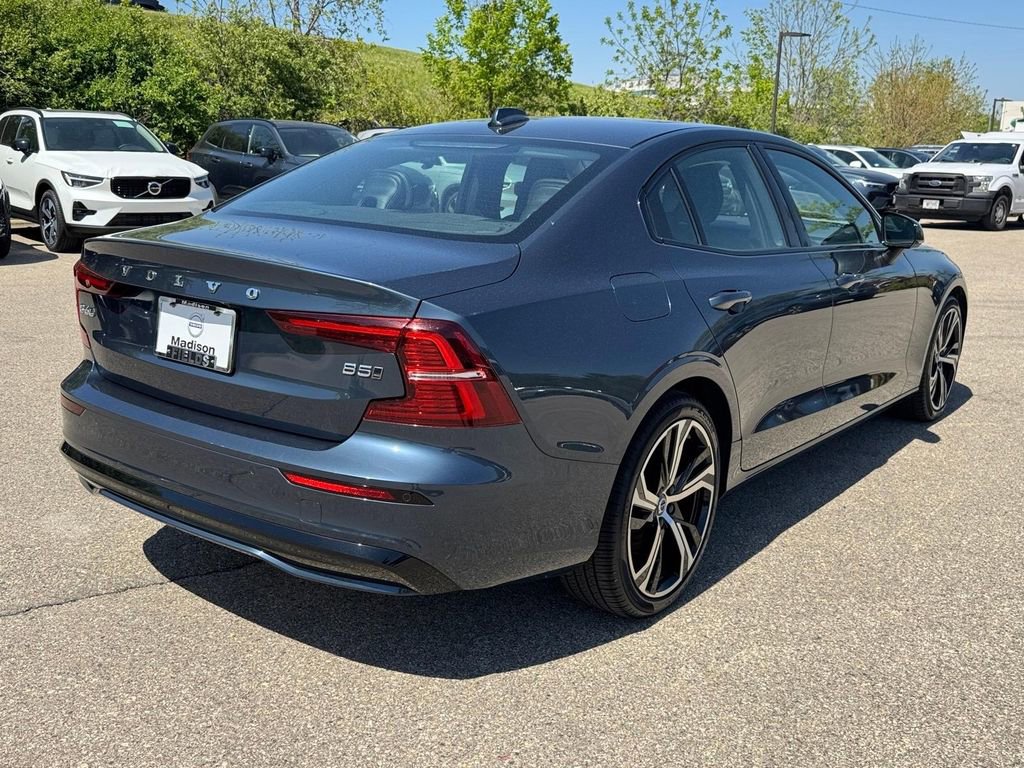 Certified 2025 Volvo S60 B5 Core AWD/4WD image 4