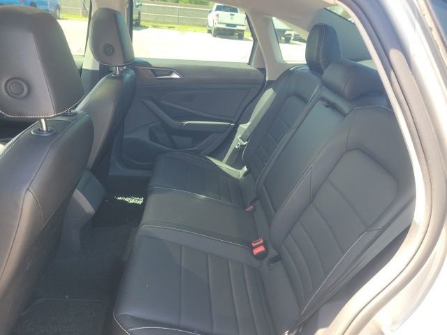 Used 2024 Volkswagen Jetta SE image 16